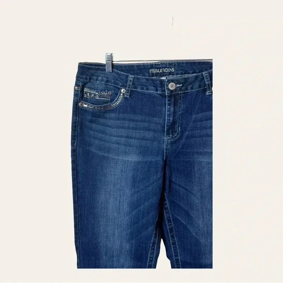 0854. MAURICES JEANS MEDIUM WASH IN COLOR SIZE 15/16 - Picture 3 of 9